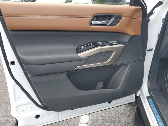 new 2025 Nissan Pathfinder car, priced at $49,282