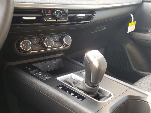 new 2025 Nissan Kicks car, priced at $23,804