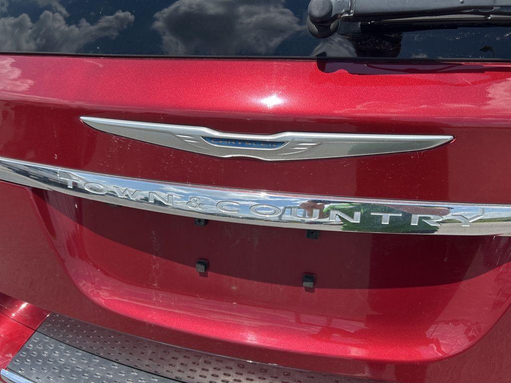 used 2015 Chrysler Town & Country car, priced at $8,724