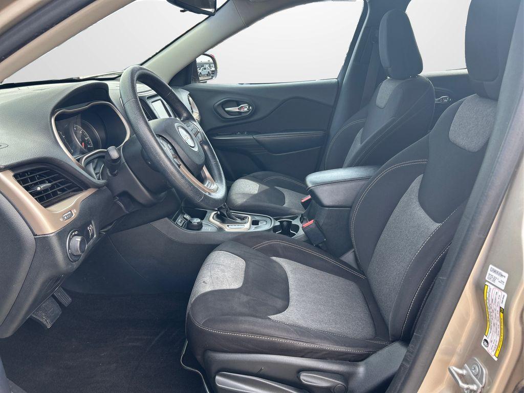 used 2015 Jeep Cherokee car, priced at $9,877