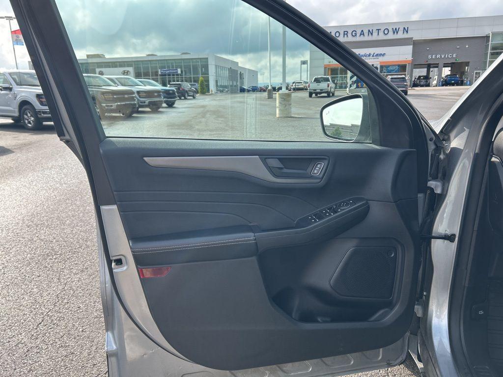 used 2023 Ford Escape car, priced at $25,500