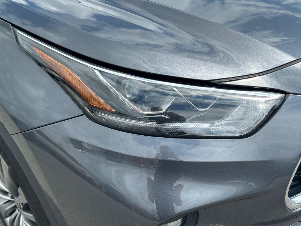 used 2020 Toyota Highlander car, priced at $28,900