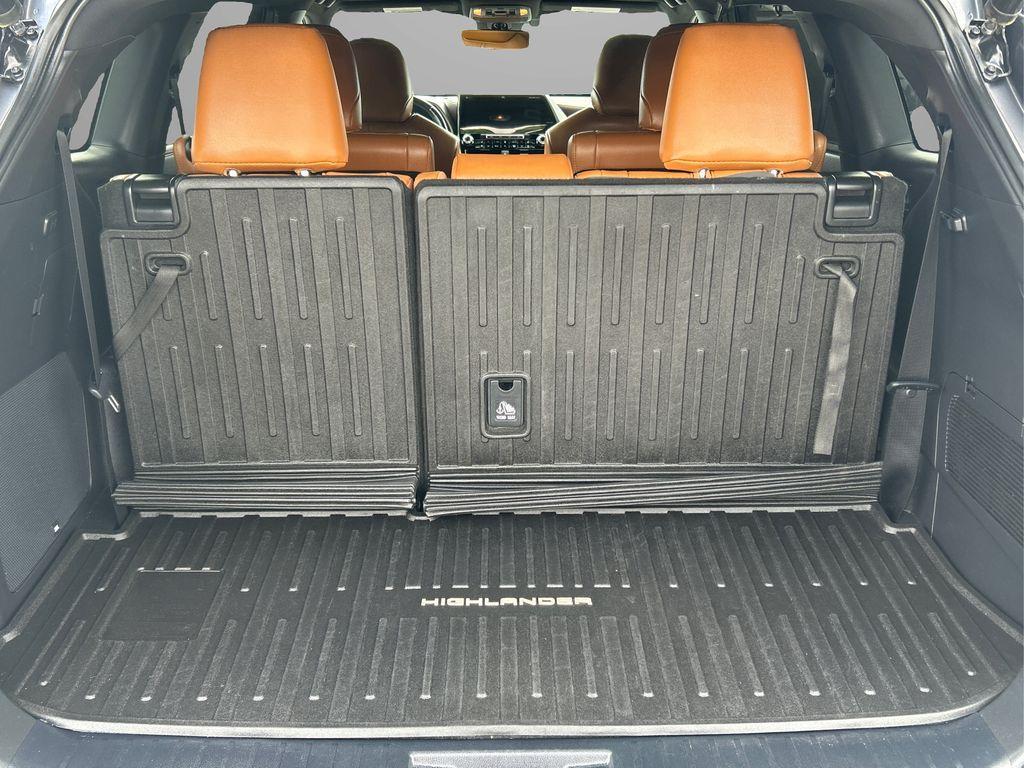 used 2020 Toyota Highlander car, priced at $28,900