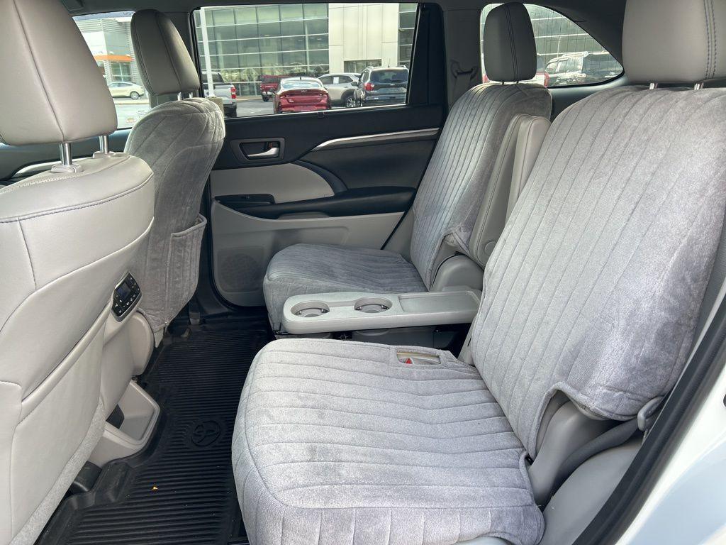 used 2019 Toyota Highlander car, priced at $29,500