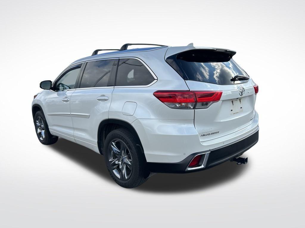 used 2019 Toyota Highlander car, priced at $29,500