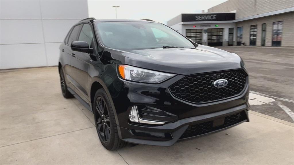 used 2024 Ford Edge car, priced at $32,138