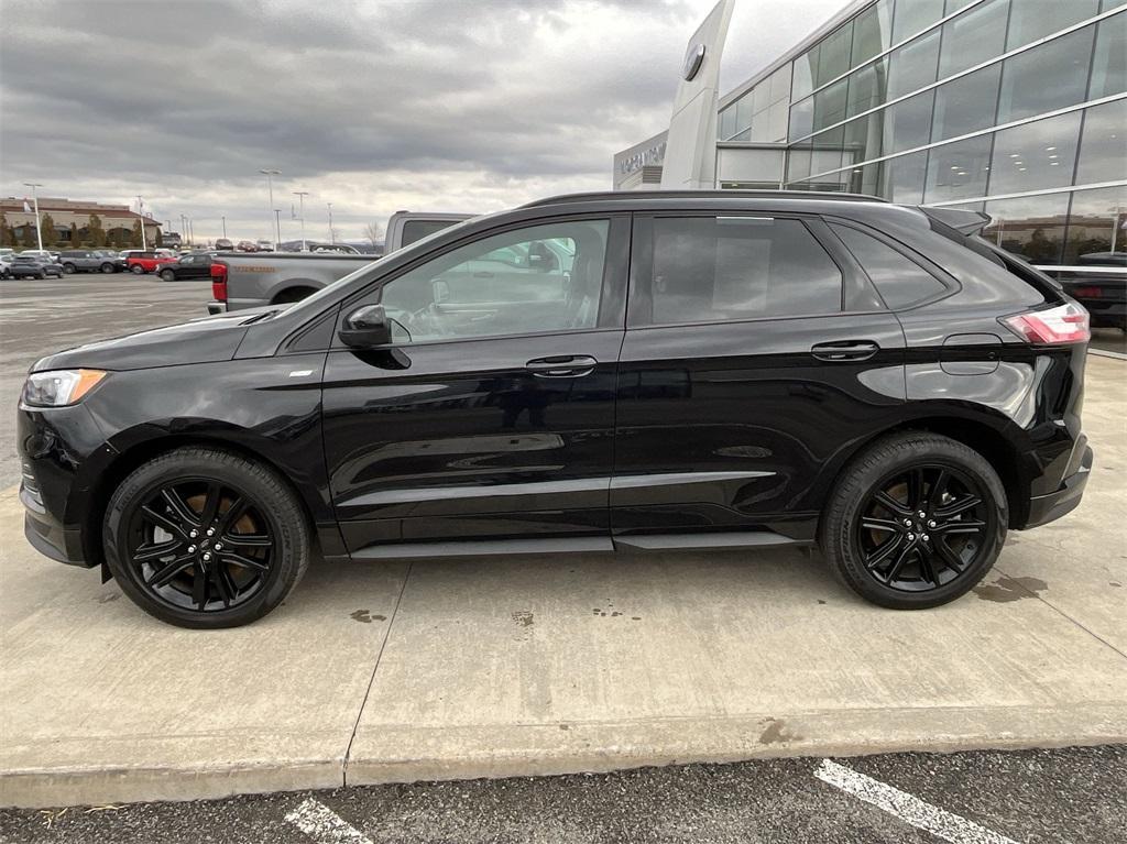 used 2024 Ford Edge car, priced at $32,138