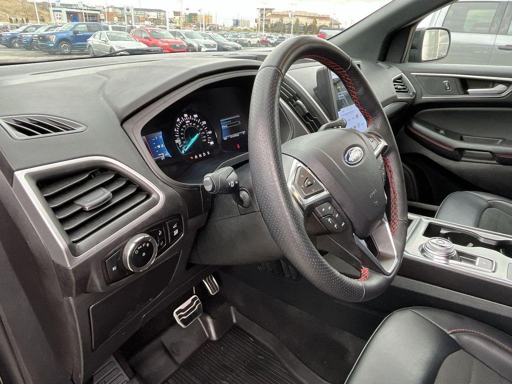 used 2024 Ford Edge car, priced at $32,000