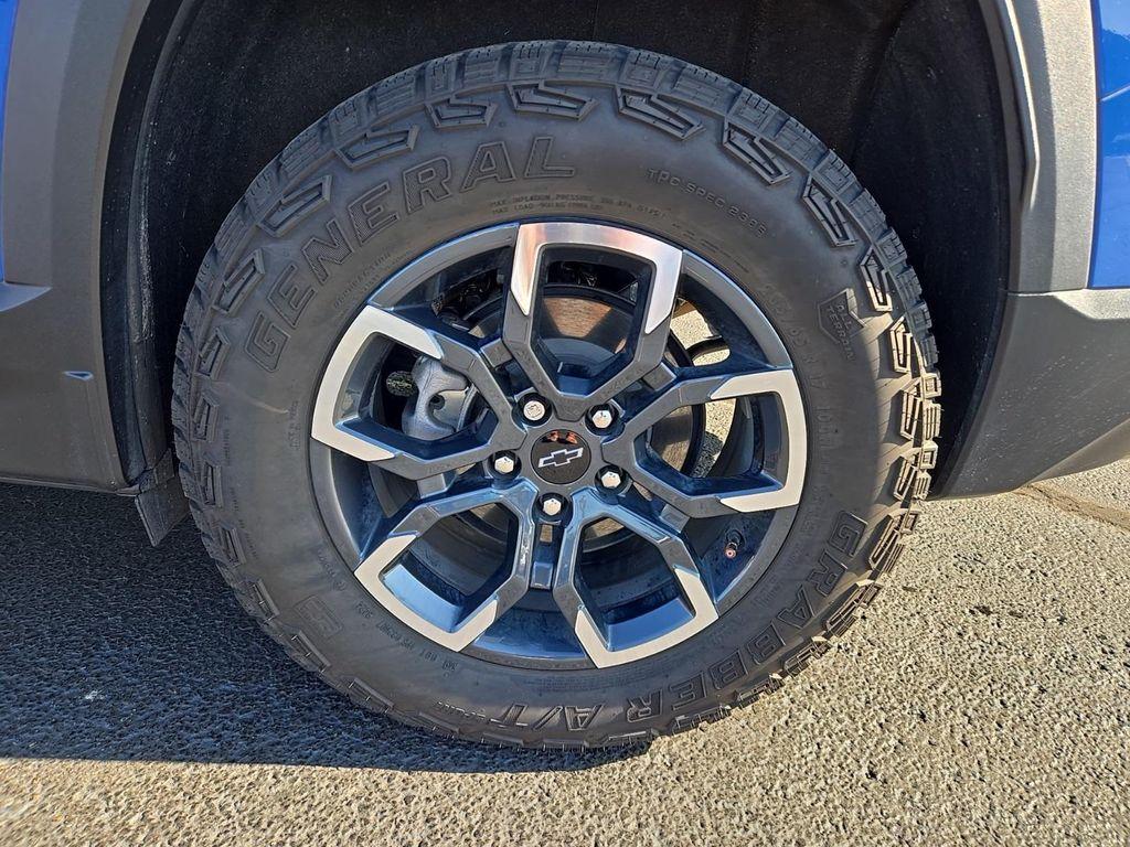 used 2025 Chevrolet Equinox car, priced at $30,955