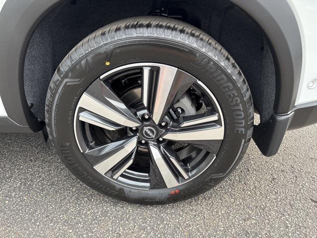 new 2025 Nissan Rogue car, priced at $40,198