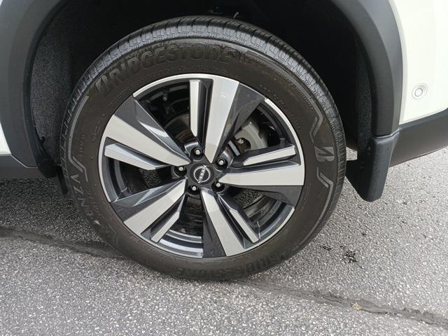 used 2022 Nissan Rogue car, priced at $30,219