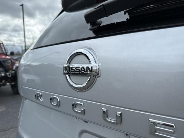 used 2021 Nissan Rogue car, priced at $26,333