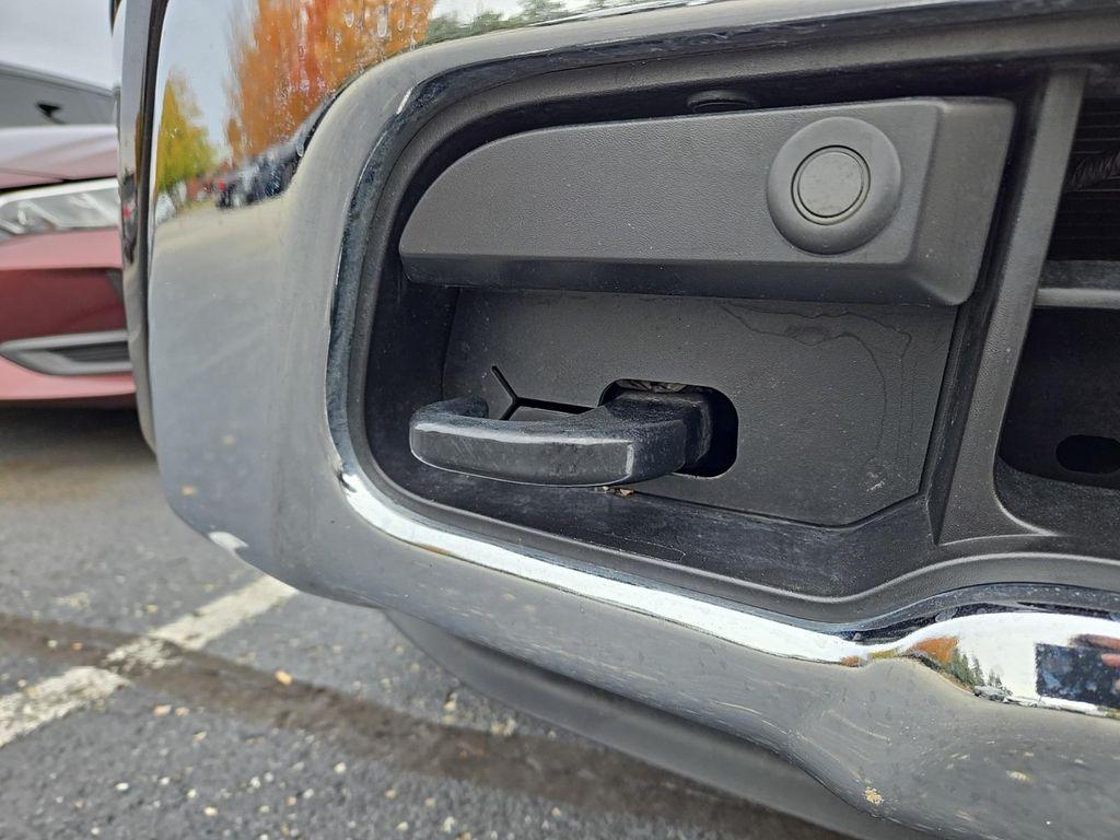 used 2024 Nissan Titan car, priced at $40,222