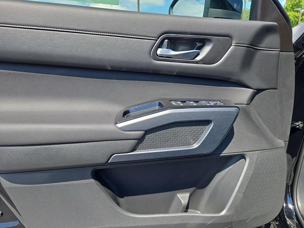 new 2025 Nissan Pathfinder car, priced at $45,263