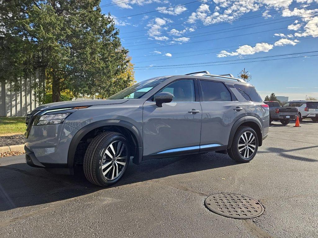 new 2025 Nissan Pathfinder car, priced at $46,798