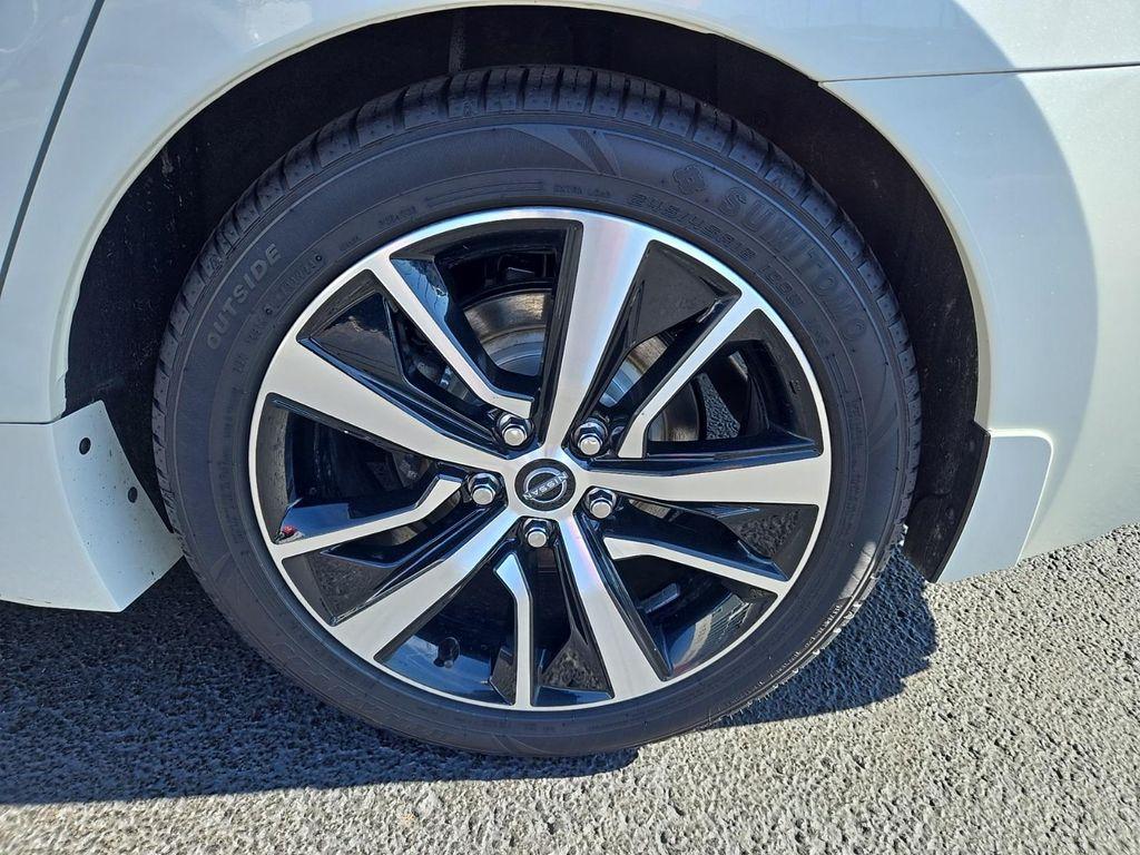 used 2023 Nissan Maxima car, priced at $25,998