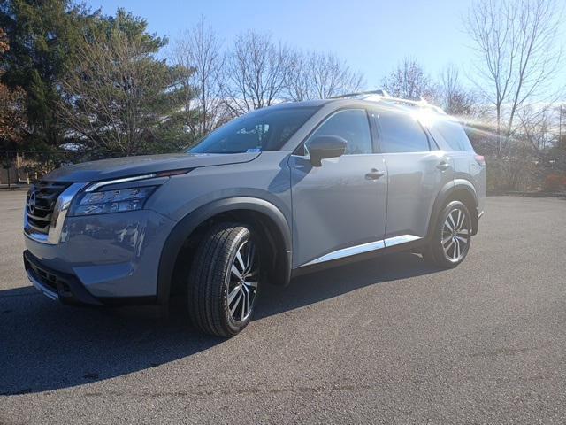 new 2025 Nissan Pathfinder car, priced at $53,508