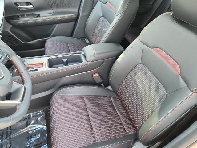 new 2025 Nissan Kicks car, priced at $29,280