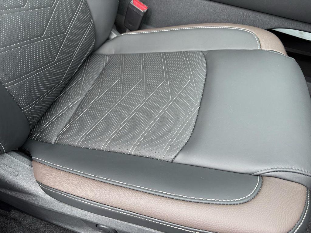 new 2025 Nissan Pathfinder car, priced at $45,623