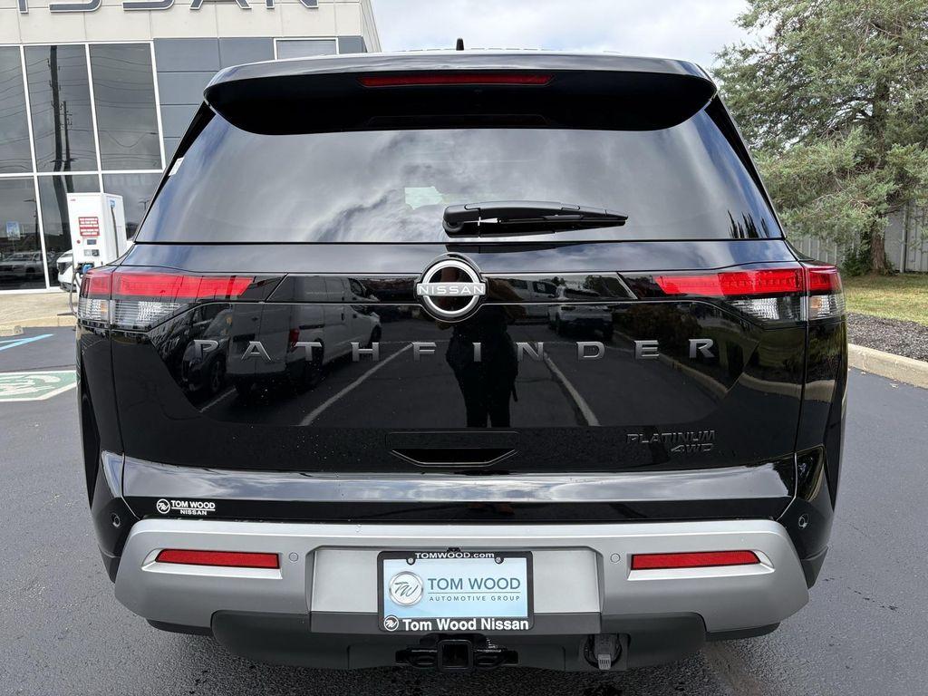 new 2025 Nissan Pathfinder car, priced at $45,623