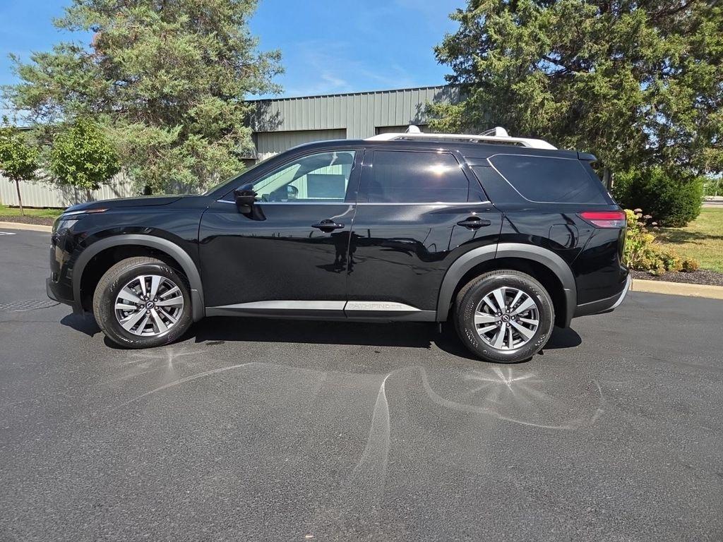 new 2025 Nissan Pathfinder car, priced at $39,468