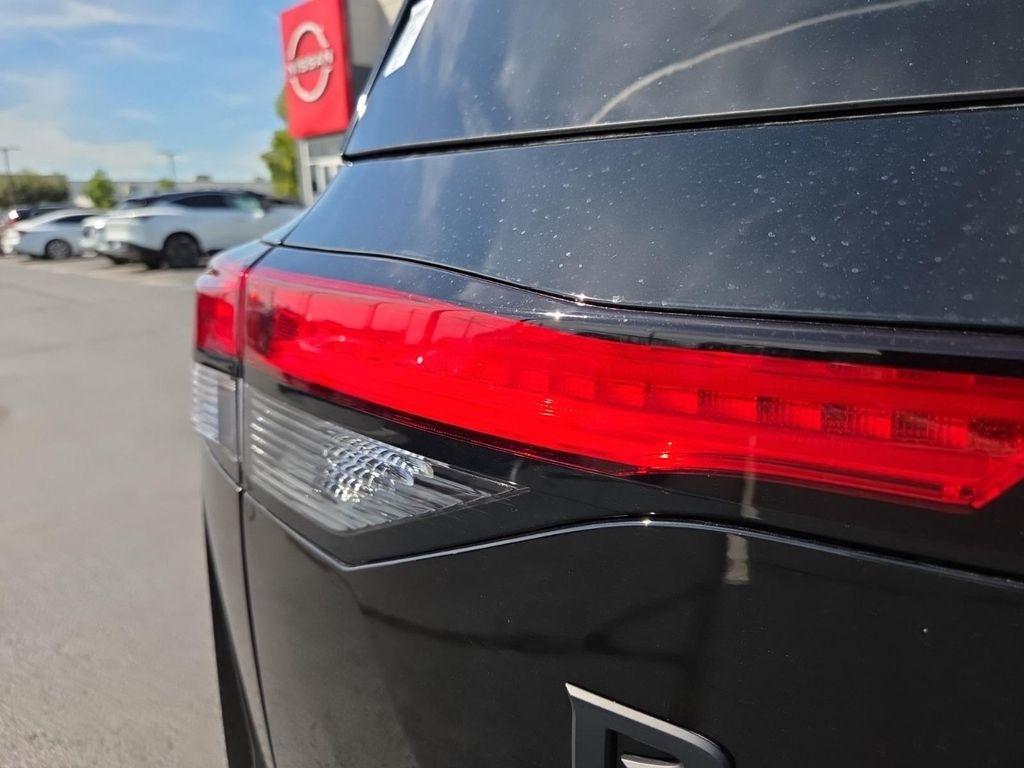 new 2025 Nissan Pathfinder car, priced at $39,468