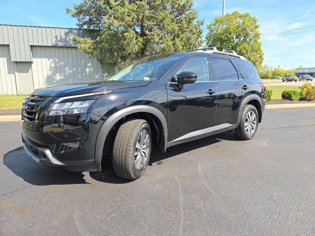 new 2025 Nissan Pathfinder car, priced at $39,468