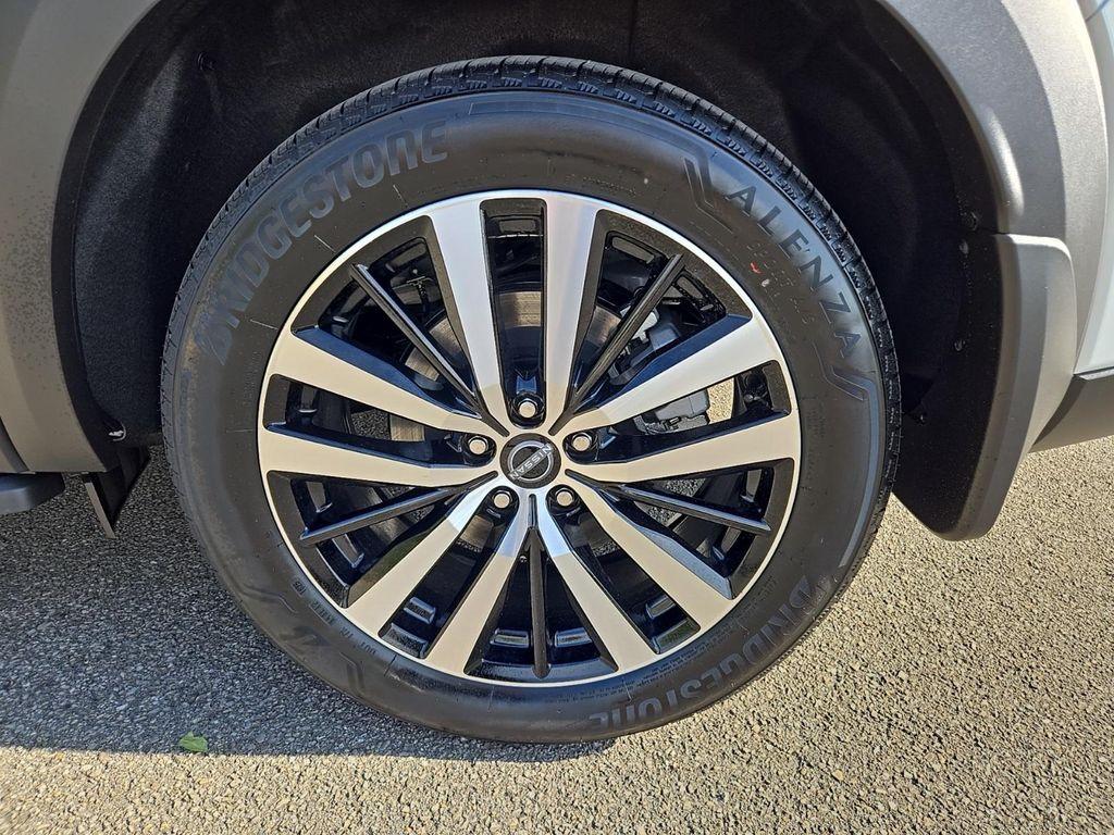 new 2025 Nissan Pathfinder car, priced at $47,455