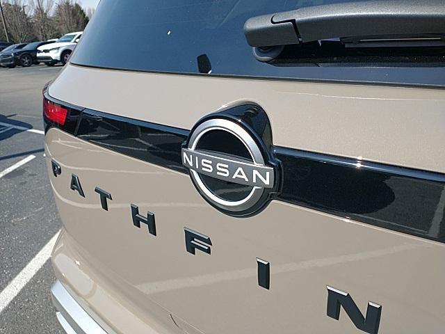 new 2024 Nissan Pathfinder car, priced at $54,400