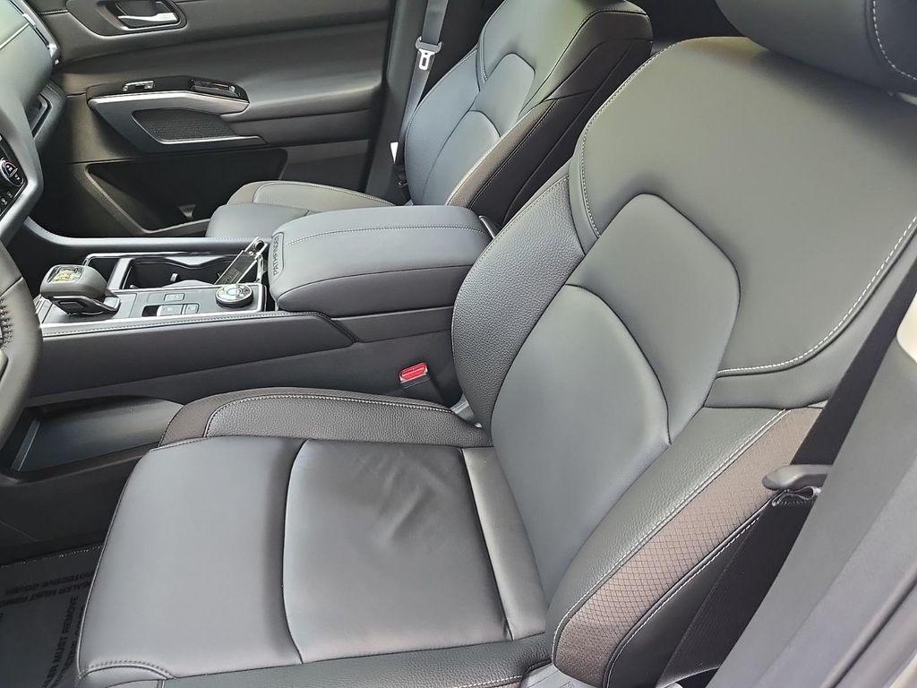new 2025 Nissan Pathfinder car, priced at $45,232