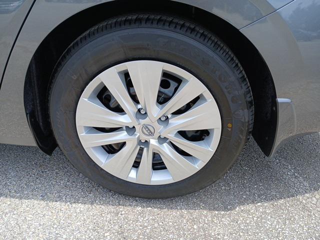 new 2025 Nissan Sentra car, priced at $22,672