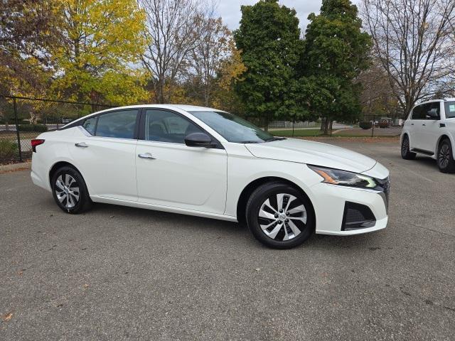 new 2025 Nissan Altima car, priced at $25,804