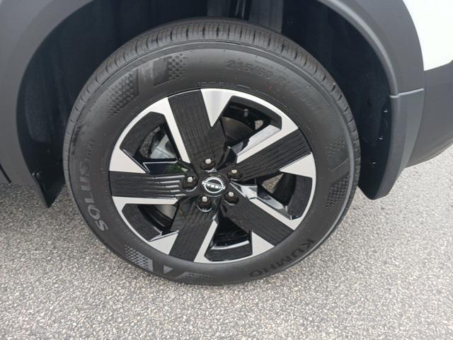 new 2025 Nissan Kicks car, priced at $27,627