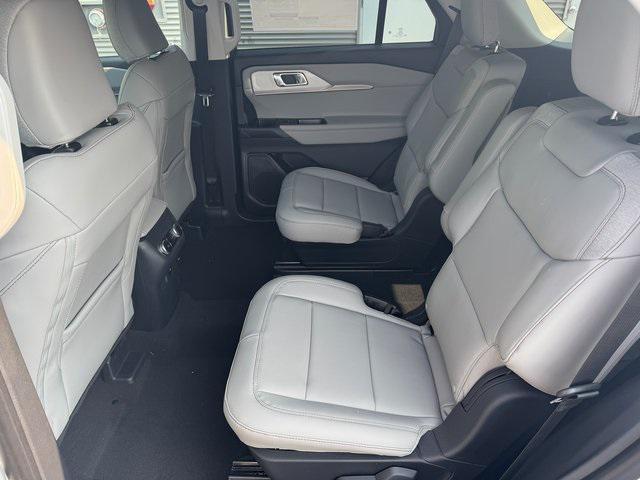 new 2025 Ford Explorer car, priced at $48,185