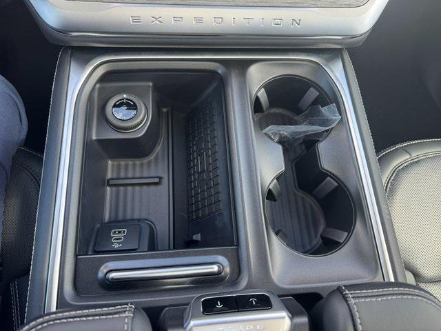 new 2025 Ford Expedition car, priced at $80,140