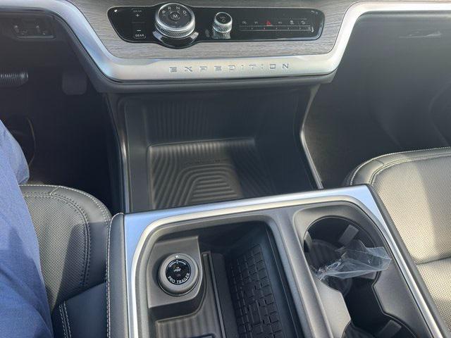 new 2025 Ford Expedition car, priced at $80,140