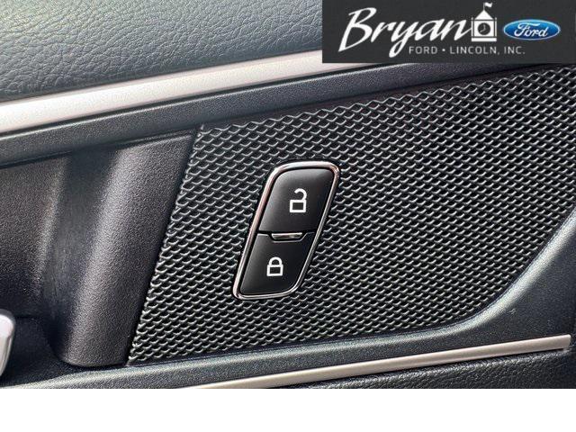 used 2023 Ford Edge car, priced at $29,226