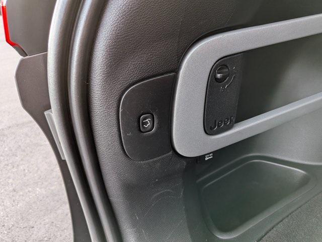 used 2014 Jeep Cherokee car, priced at $9,980