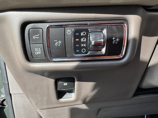 used 2023 Lincoln Nautilus car, priced at $43,329