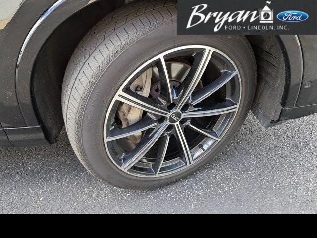 used 2021 Audi Q7 car, priced at $28,160