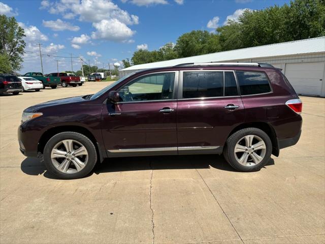 used 2013 Toyota Highlander car, priced at $13,999