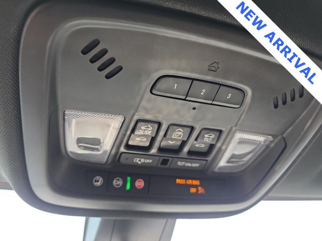 used 2023 Chevrolet Traverse car, priced at $30,500
