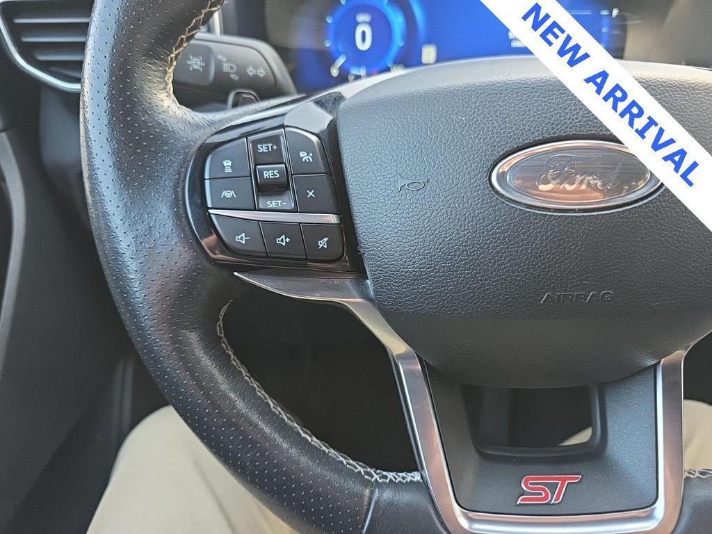 used 2022 Ford Explorer car, priced at $33,000