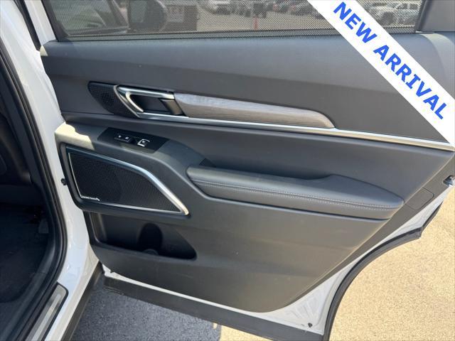 used 2024 Kia Telluride car, priced at $38,000
