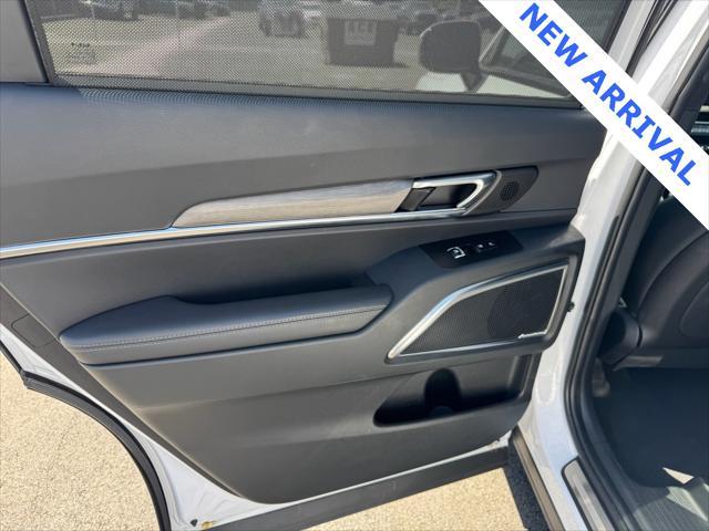 used 2024 Kia Telluride car, priced at $38,000