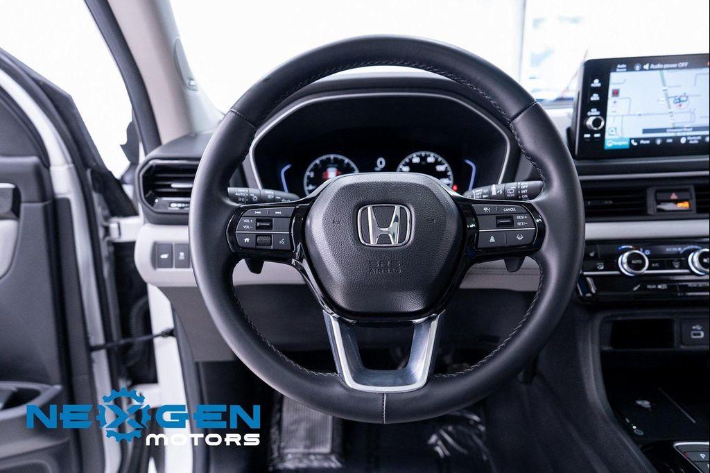 used 2025 Honda Pilot car, priced at $37,000