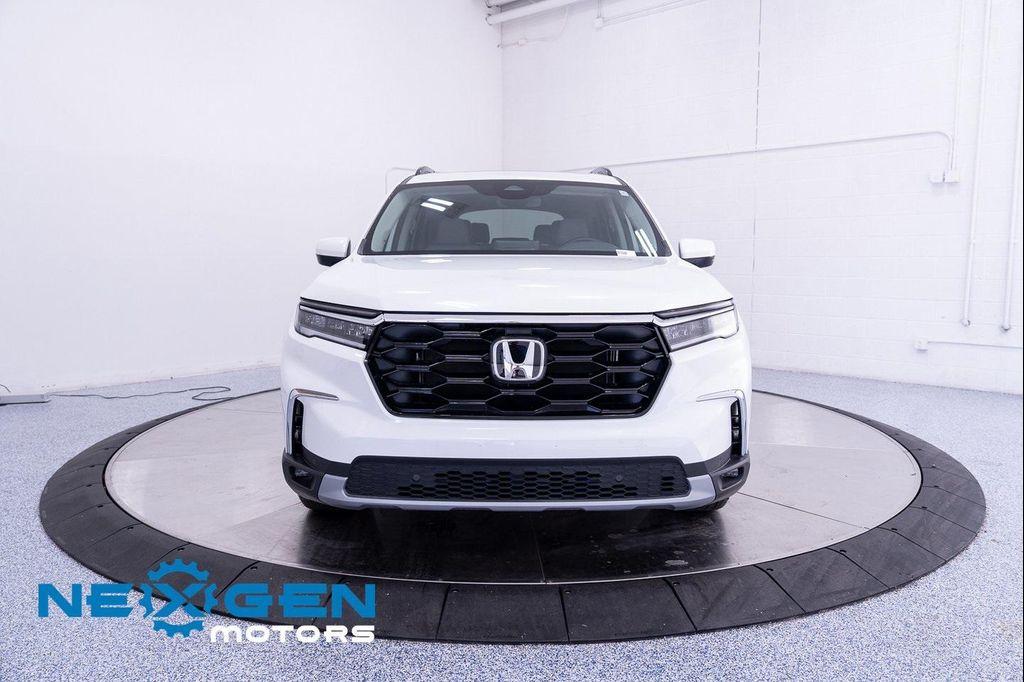 used 2025 Honda Pilot car, priced at $37,000