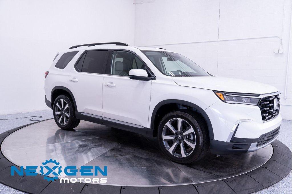 used 2025 Honda Pilot car, priced at $37,000