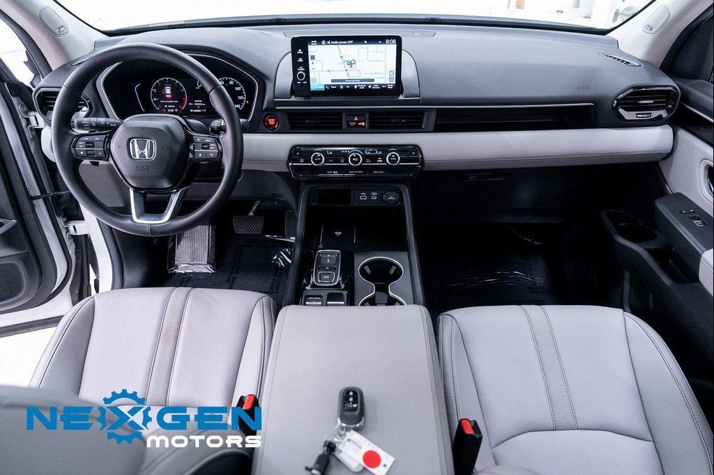 used 2025 Honda Pilot car, priced at $37,000