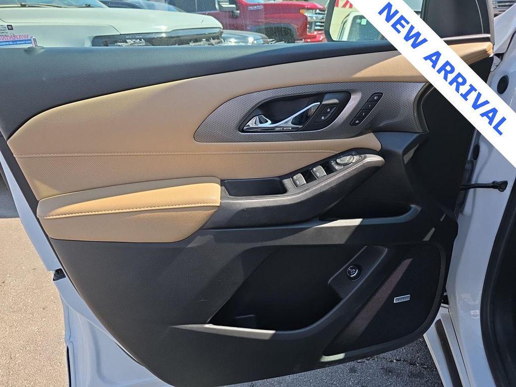 used 2023 Chevrolet Traverse car, priced at $29,000